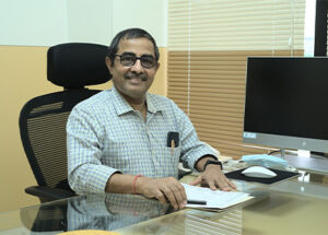 Dr. Rakesh Jhalani (MBBS, MD & FRCP)